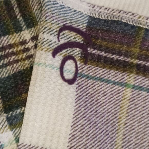 Cuddl Duds Stretch Thermal Plaid Top with Thumb Holes - Picture 6 of 8